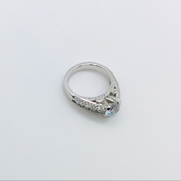 Ladies  Pristine Cubic Zirconia Ring - Picture 2 of 3